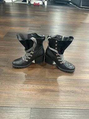 Kendall & Kylie Black Lace-Up Block Heel Combat Boots 6.5